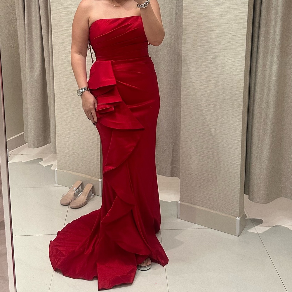 Elegant Red Strapless Evening Gown
